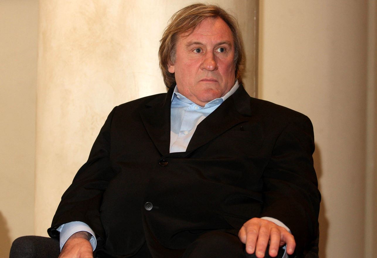 Gérard Depardieu condannato per avere violentato due donne sul set