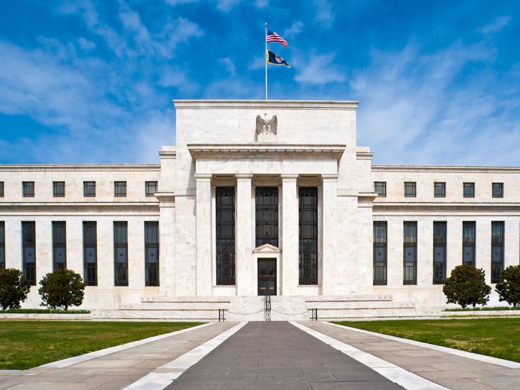 La Federal Reserve lascia i tassi invariati, in attesa di chiarezza