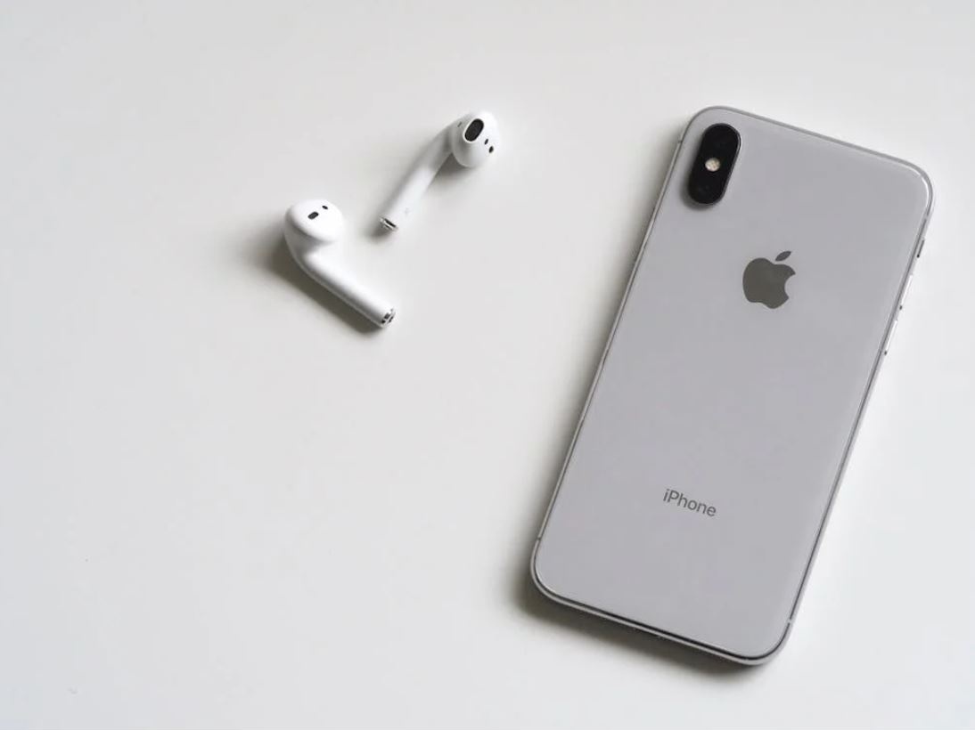 Le vendite degli iPhone nel 2024 calate dell'1% rispetto all'anno precedente