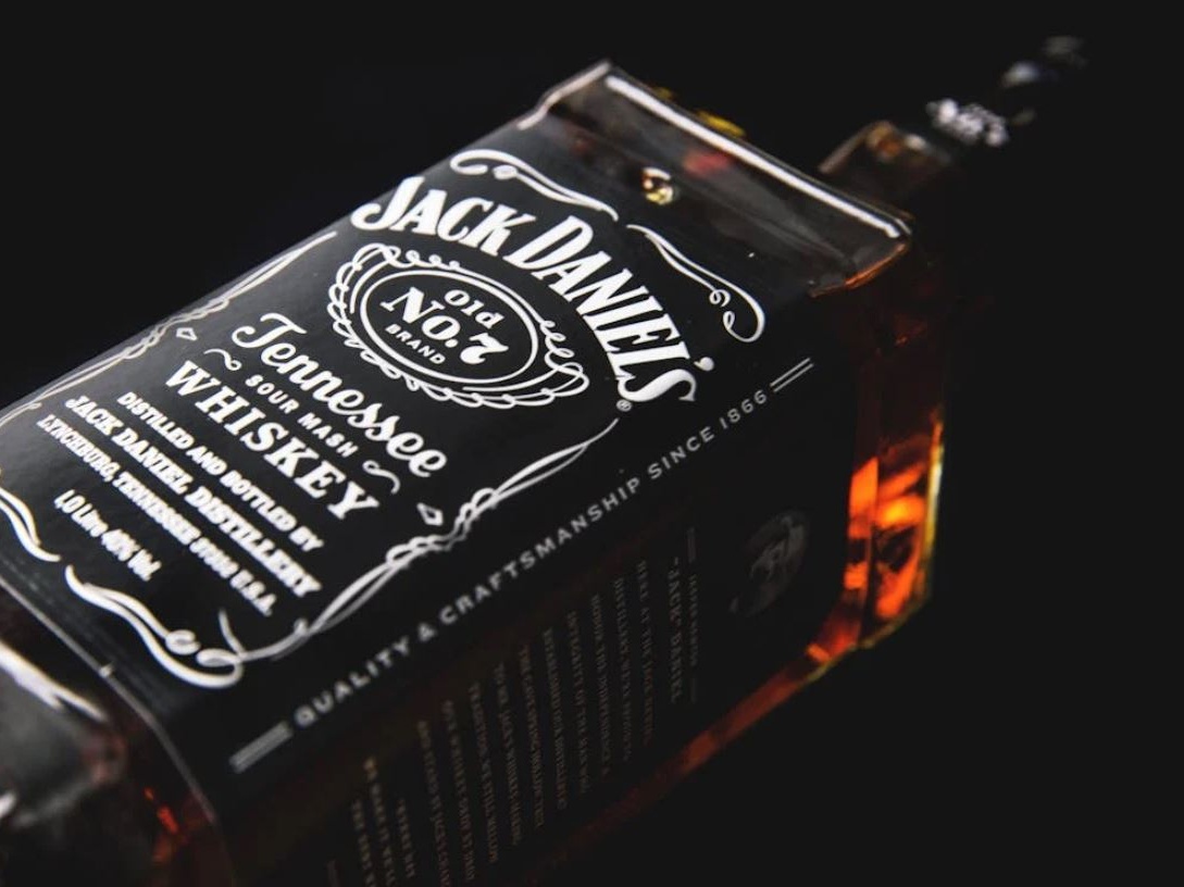 La casa madre del whiskey Jack Daniel's taglia la forza lavoro e chiude uno stabilimento
