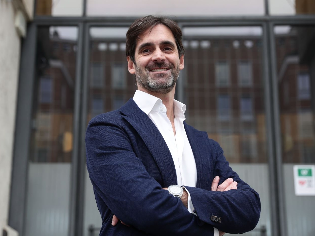 Simone investe nell’Intelligenza Artificiale con Onepix Academy