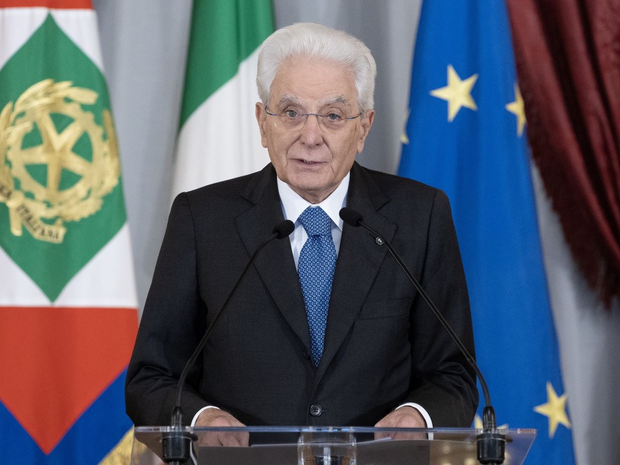 Mattarella accanto ai giornalisti: L'informazione è garanzia della democrazia