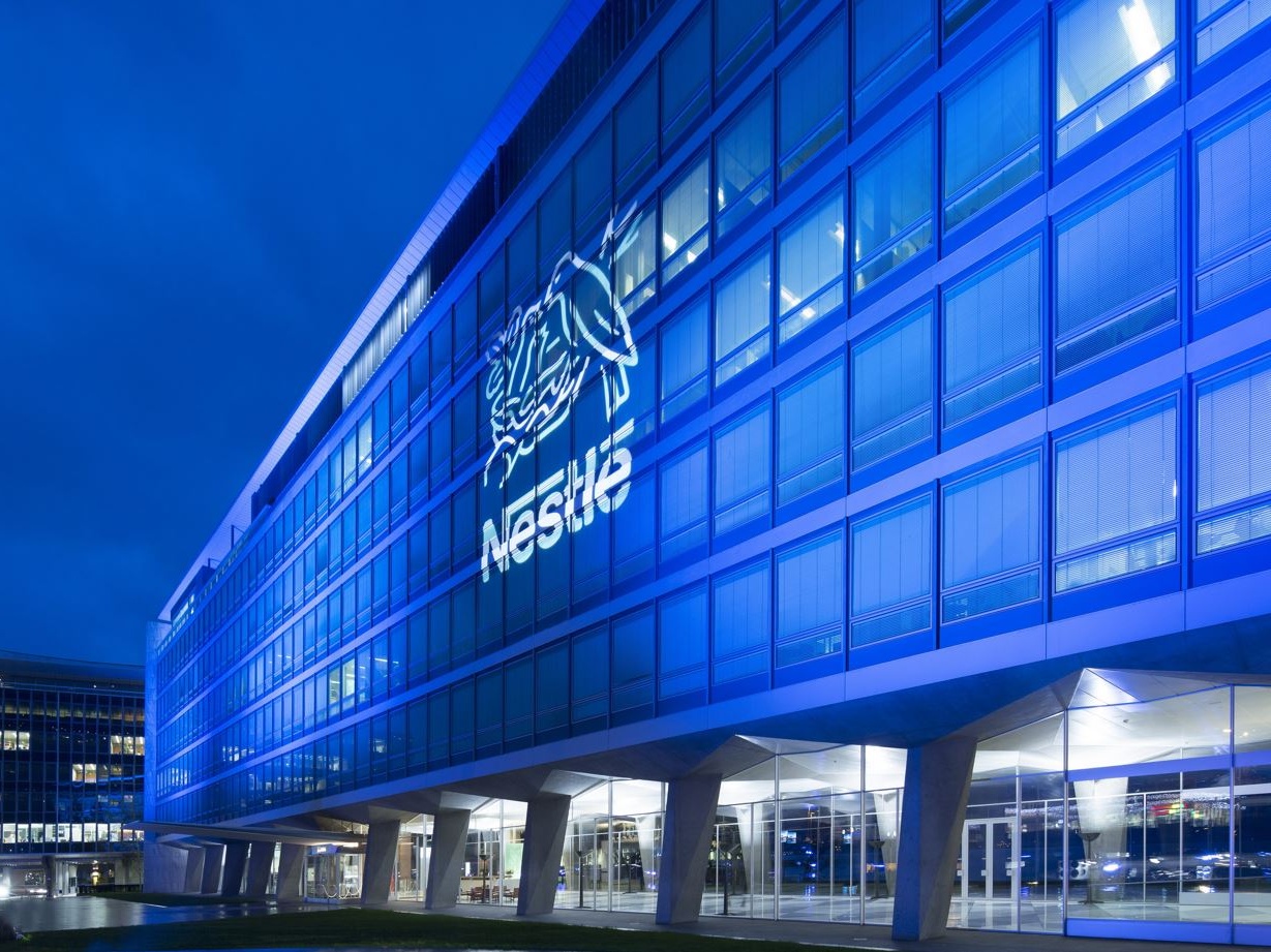 Nestlé taglia ancora i costi