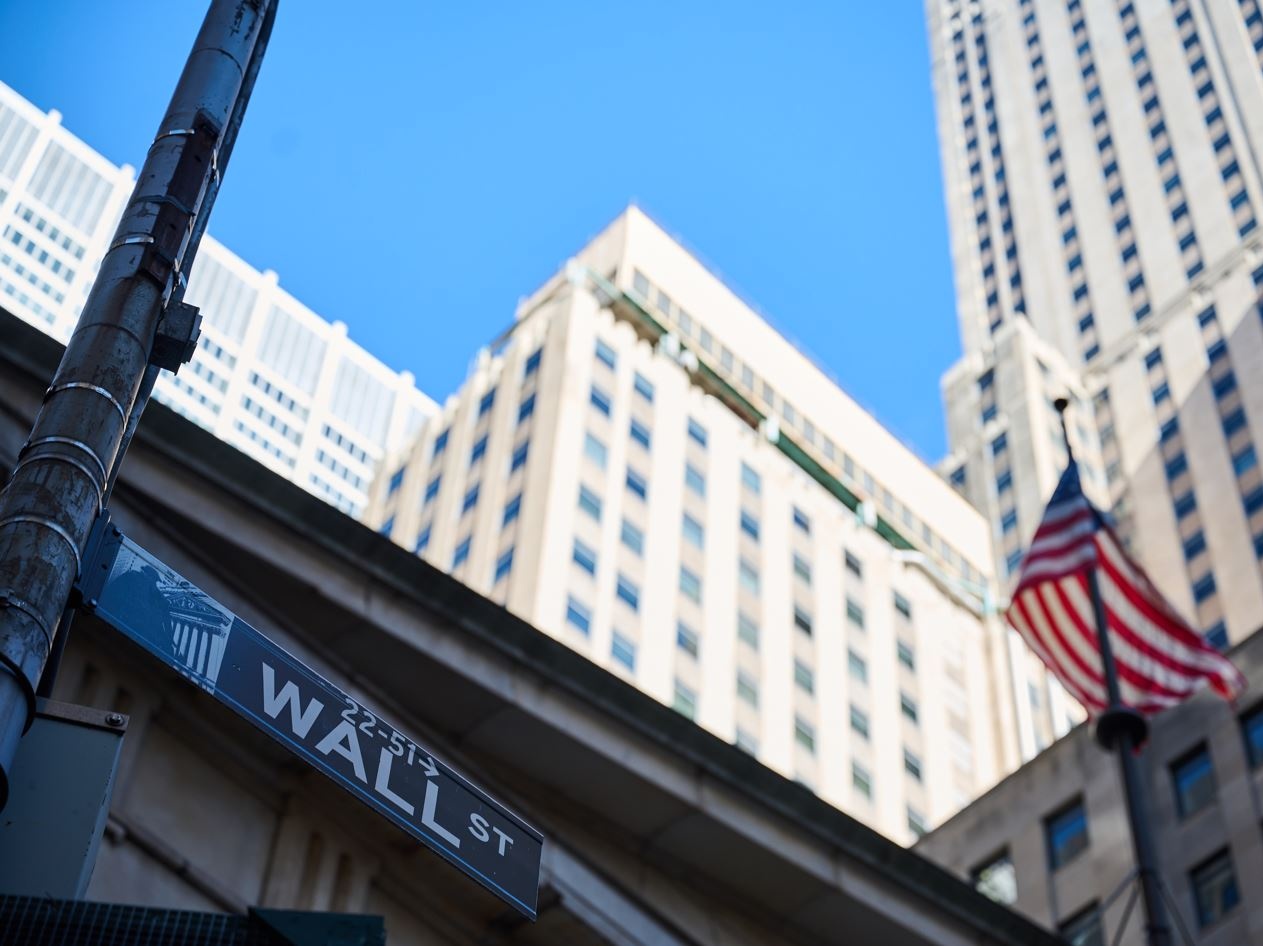 Borse: i mercati asiatici in territorio positivo, mentre Wall Street ha chiuso in forte calo
