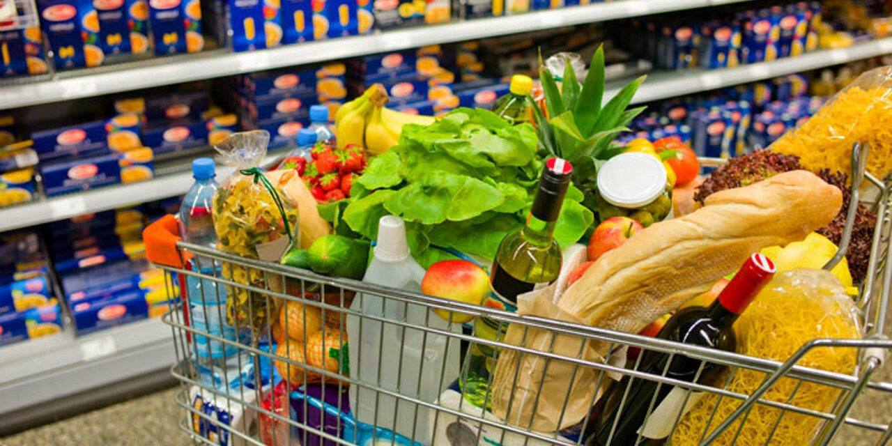 Famiglie: cibo, benzina e bollette assorbono il 56% della spesa