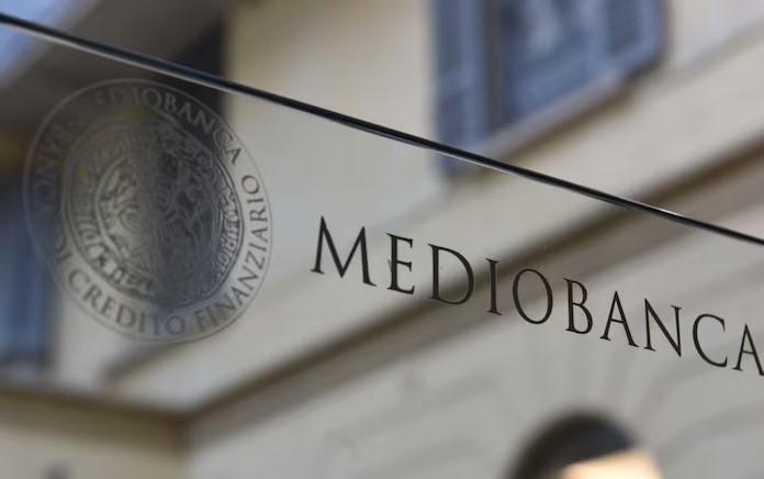 Fitch abbassa a “negativo” il rating watch di Mediobanca dopo la bocciatura dell’offerta su Banca Generali