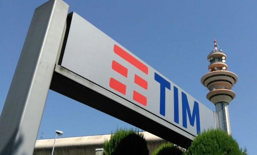 Iliad chiude la porta a Tim e il titolo crolla in Borsa