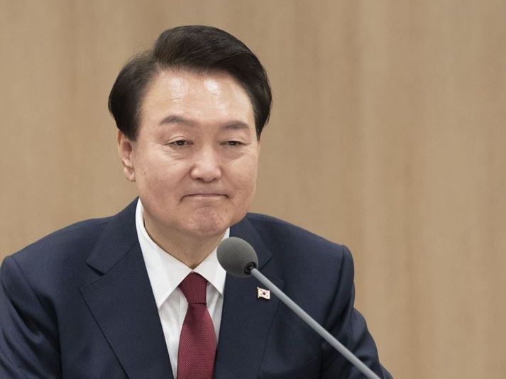 Corea del Sud: l'ex ministro della Difesa tenta il suicidio; perquisito l'ufficio del presidente Yoon