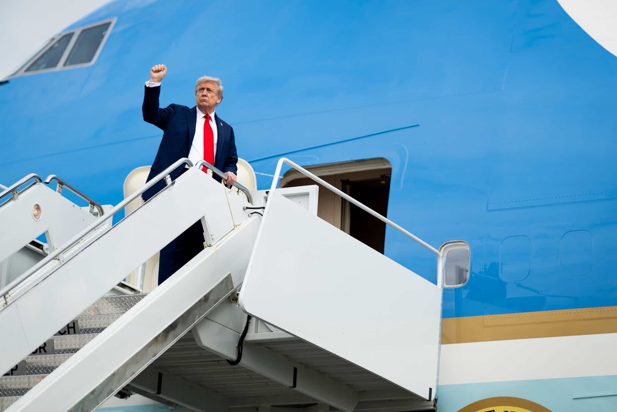 Migranti. Nuovo scacco giudiziario per Trump: illegale l'espulsione decretata con una legge di guerra