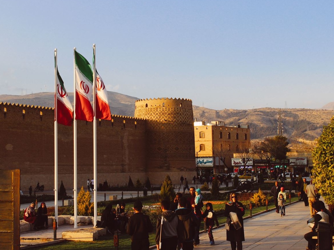 Iran: crolla la moneta nazionale, cacciato il ministro dell'Economia