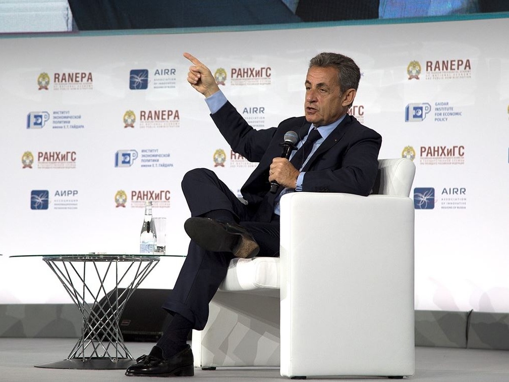Francia, nuovo processo per Sarkozy: accusato di avere ricevuto milioni di euro da Gheddafi