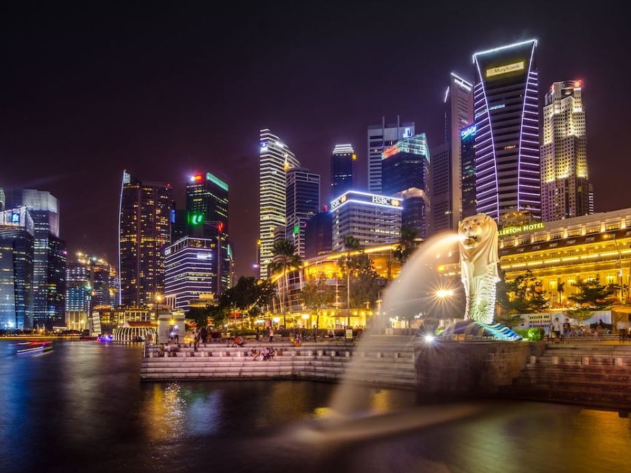 Il PIL annuale di Singapore corre, tra commercio, finanza e produzione