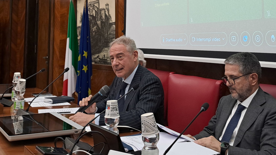 Chimica: Urso, “Serve politica industriale pragmatica, al lavoro su non paper e revisione Cbam”