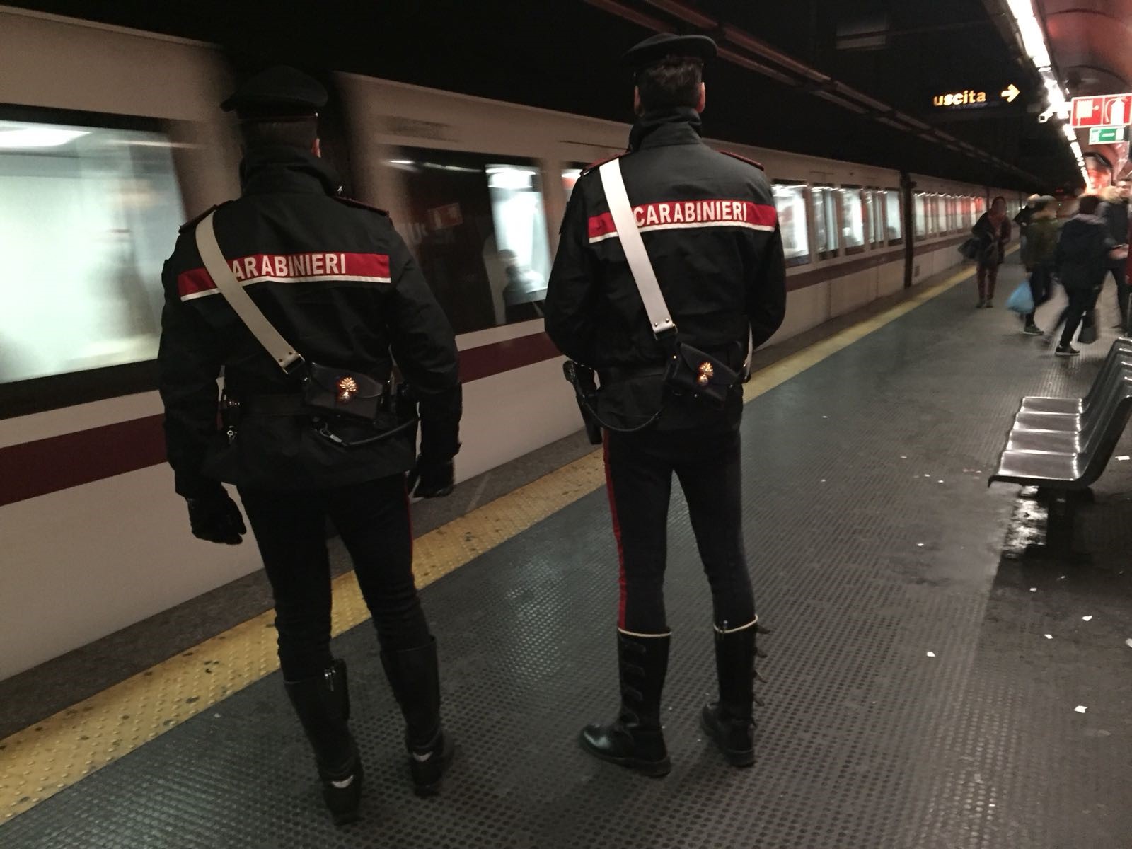 La signora dei borseggi si fa ancora beffe della Giustizia: torna libera perché incinta