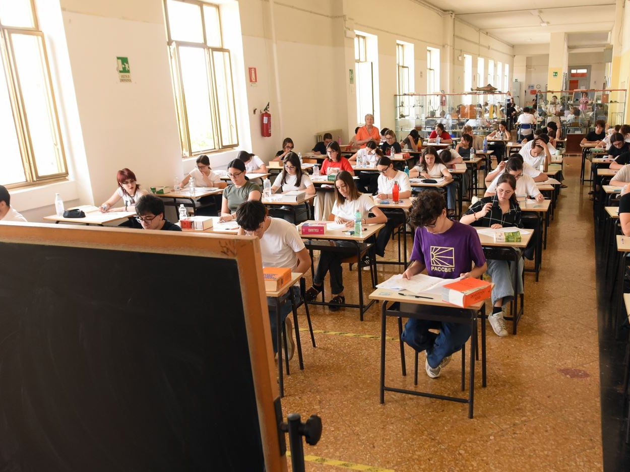 Maturità 2025: tra nuove regole, scommesse sulle tracce e playlist del cuore