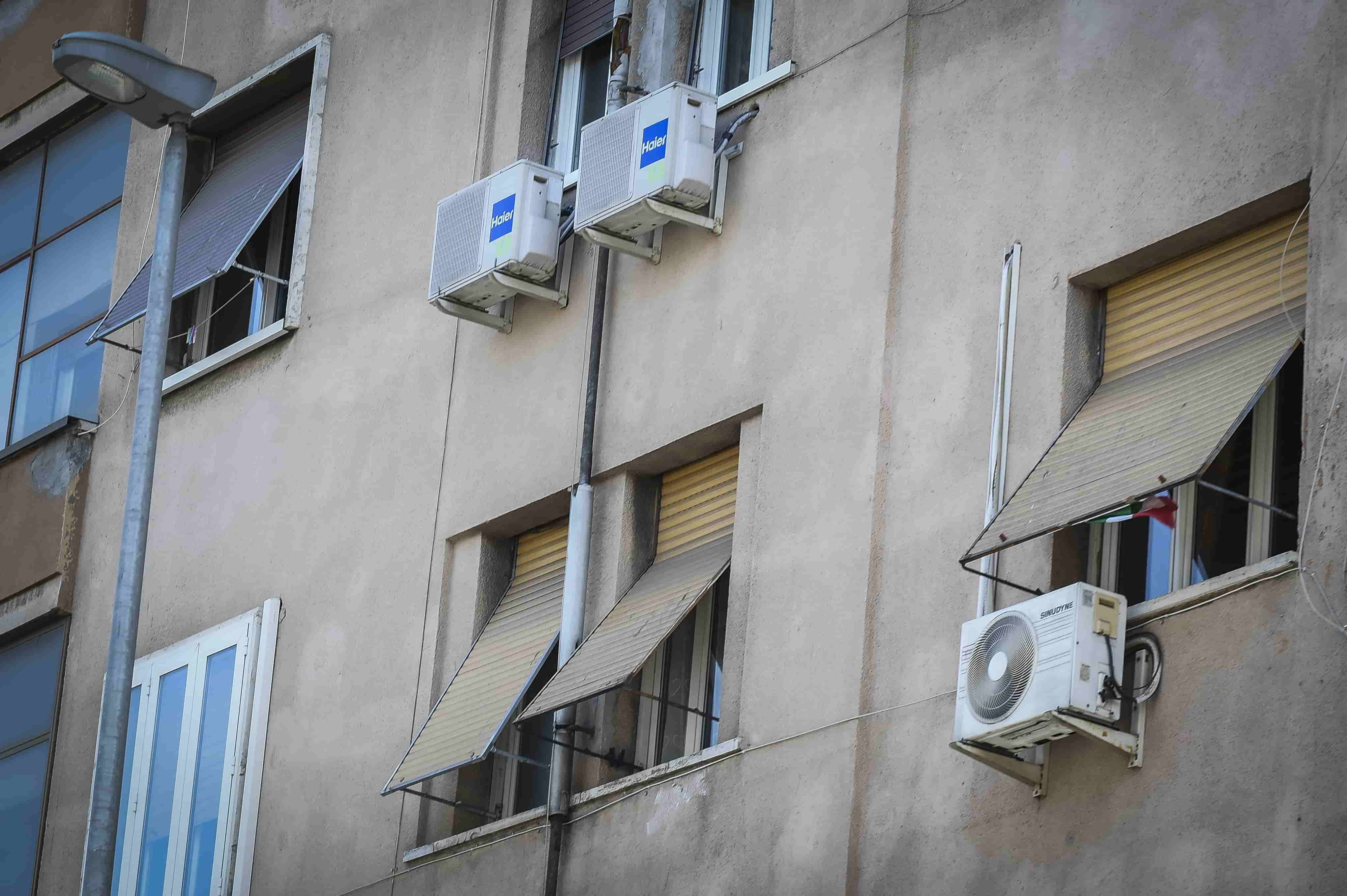 Il caldo estremo svuota le tasche fino a 550 euro in più al mese per famiglia, ma si può risparmiare