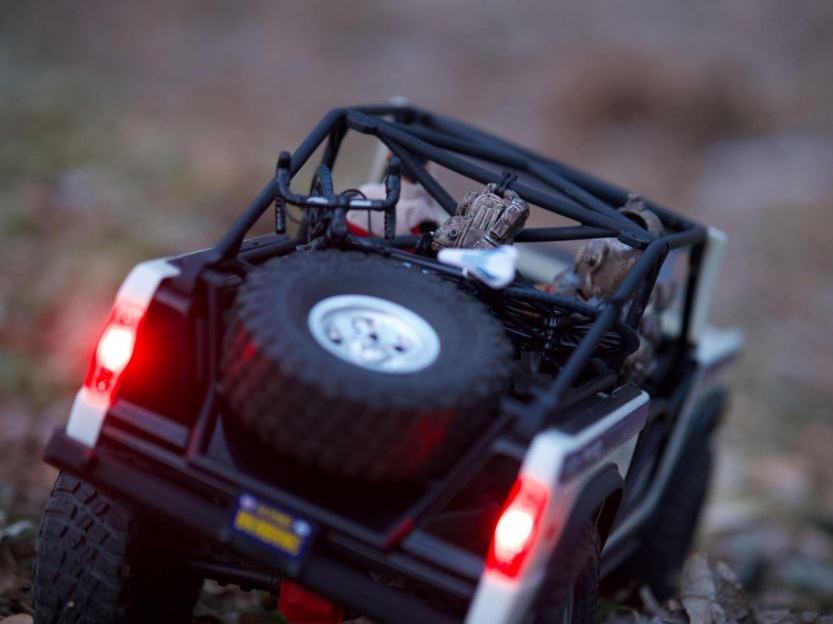 L’epopea della Jeep giocattolo sotto effetto di alcol