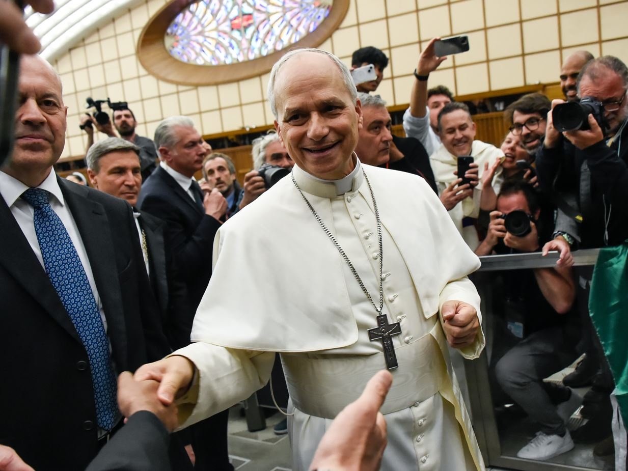 Papa Leone XIV ai giornalisti: “Disarmiamo le parole e contribuiremo a disarmare la Terra”