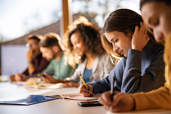 BPER, 300 borse di studio a studenti meritevoli di tutta Italia