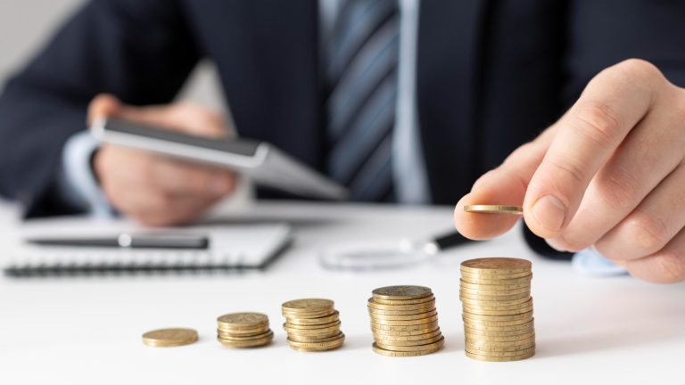 Prezzi: l’inflazione ad aprile si attesta al +1,9%, ma il carrello della spesa vola al +2,6%