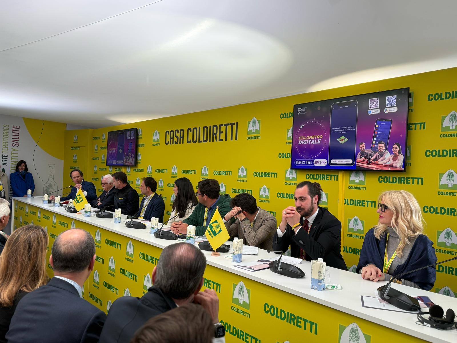 Vinitaly, Coldiretti, FIPE e filiera Italia lanciano campagna per consumo moderato e app con etilometro digitale