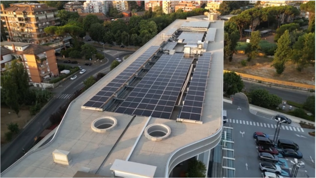 Progetto fotovoltaico di Ayvens nell’Headquarter di Roma: 87.000 kwh di energia risparmiata all’anno