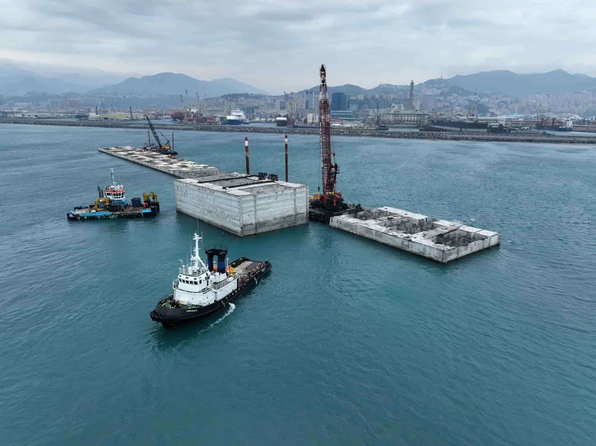 Completata la posa del settimo cassone della Nuova Diga Foranea di Genova