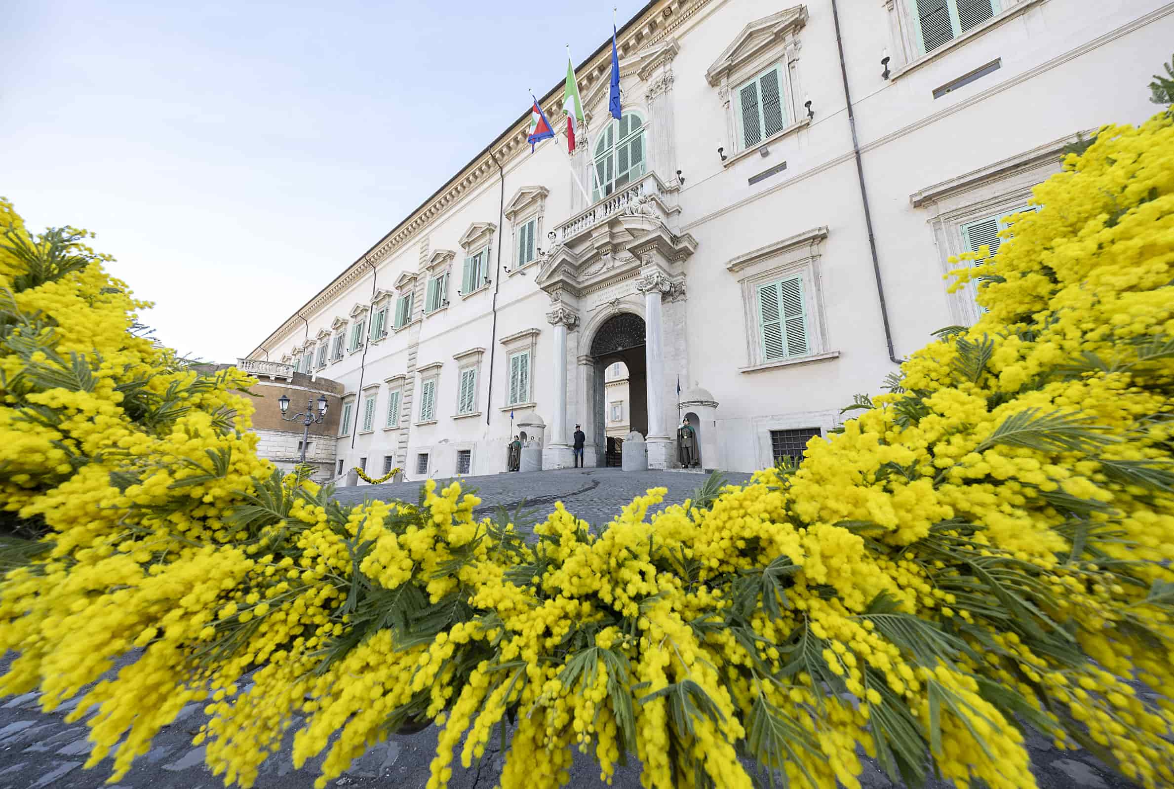 Festa della Donna 2025: festeggiare costa di più, ma è anche meno di moda