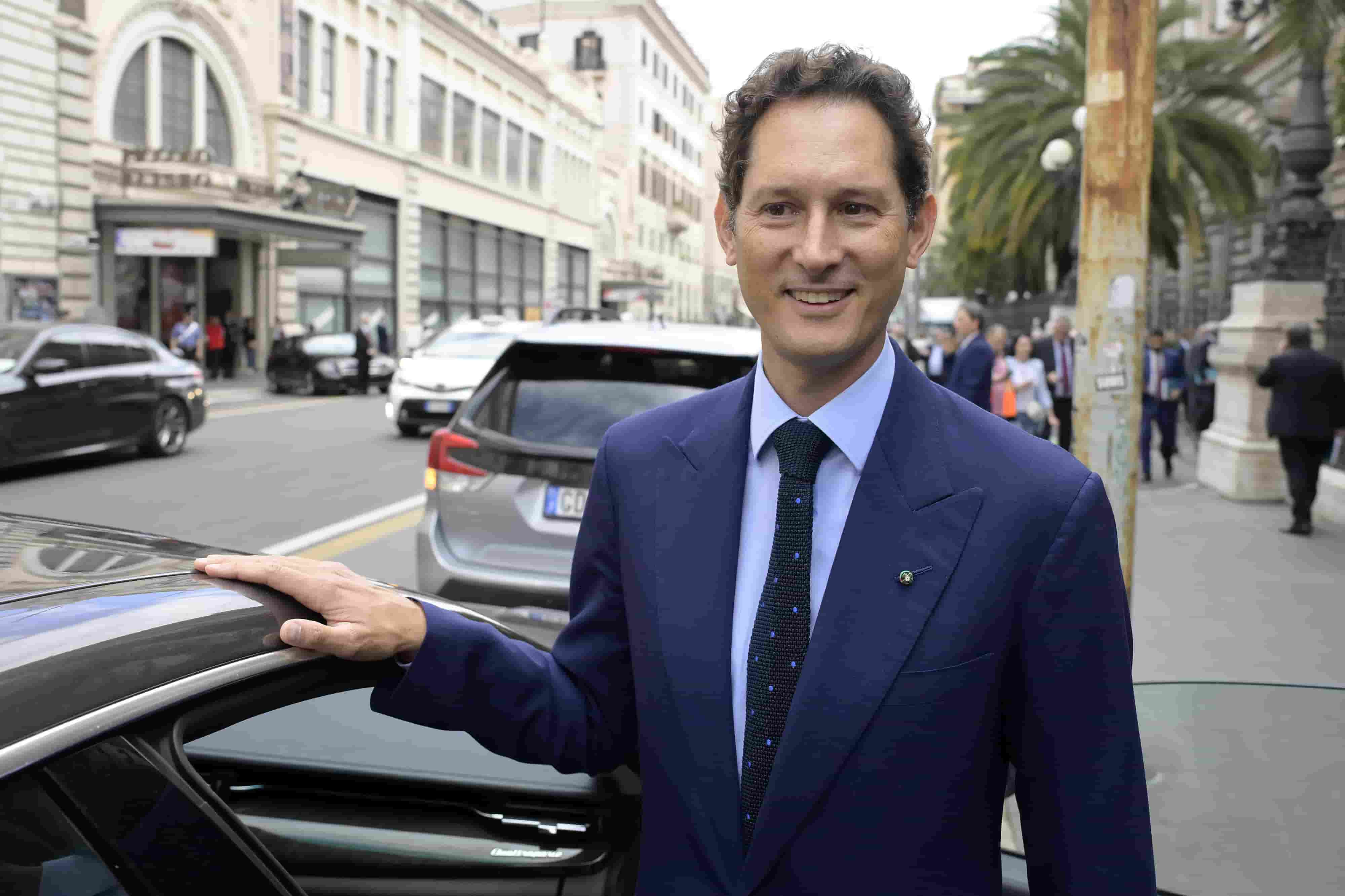 Elkann nella lettera ai dipendenti del gruppo invita all'ottimismo