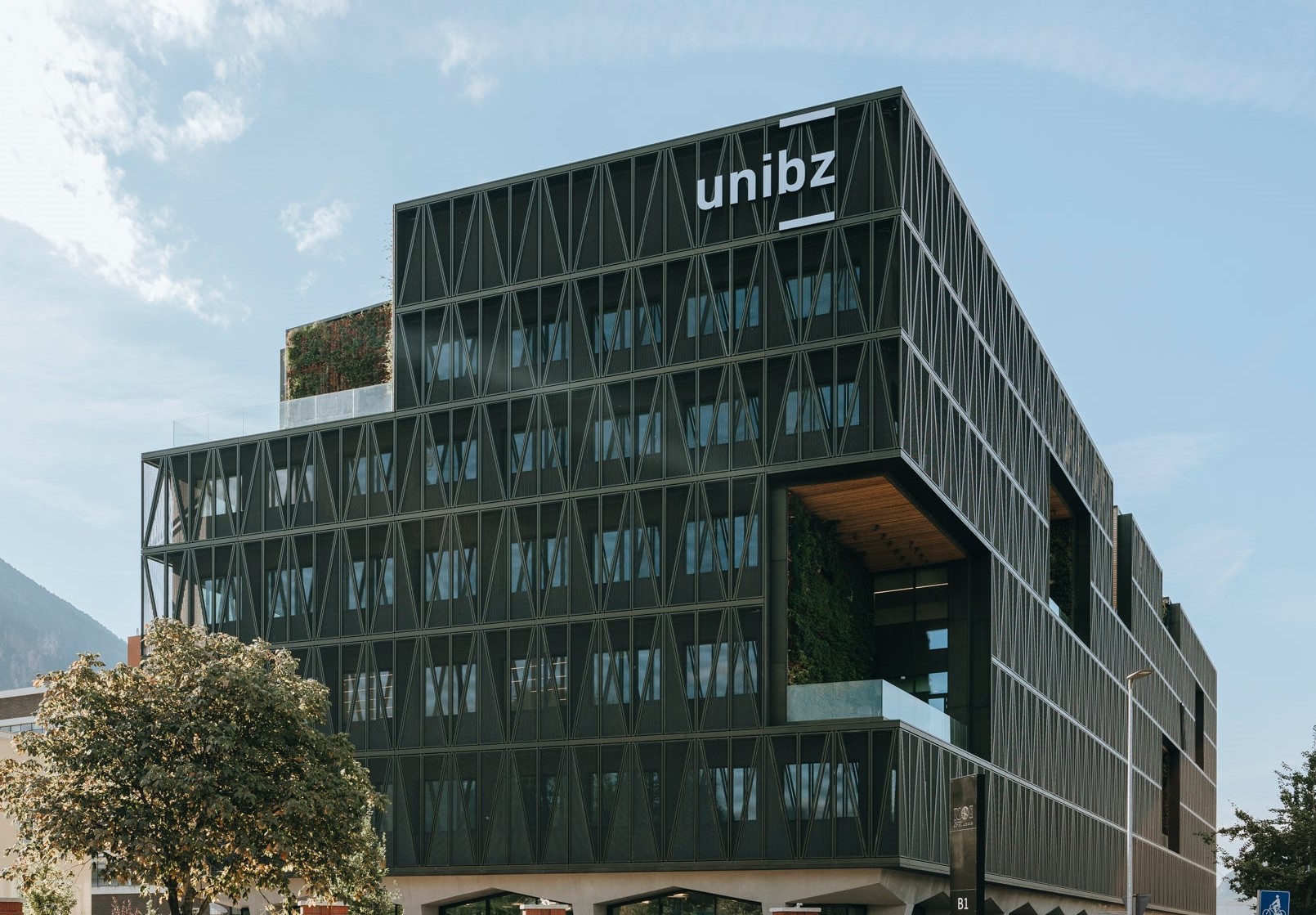 Ambiente, Unibz e IIT inventano il ghostbuster per scovare le nanoplastiche nei mari e fiumi