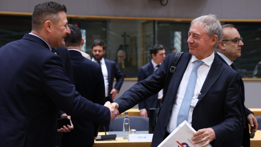 Auto, Urso: “Servono azioni urgenti, neutralità tecnologica e risorse per il Made in Europe”