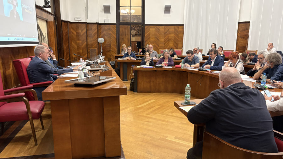 Versalis: Urso, “Monitoreremo impegni azienda su indotto”