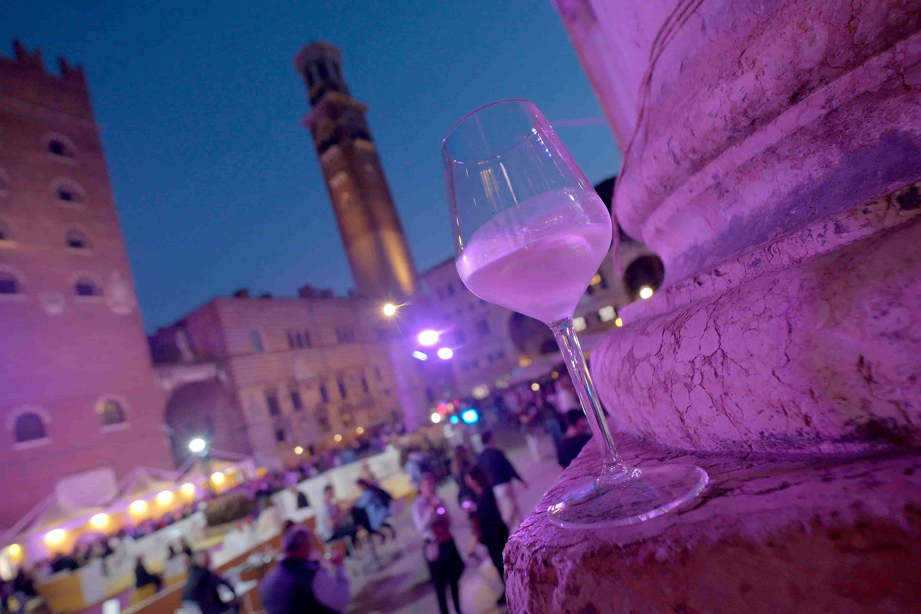 Torna dal 4 al 6 aprile Vinitaly and the City