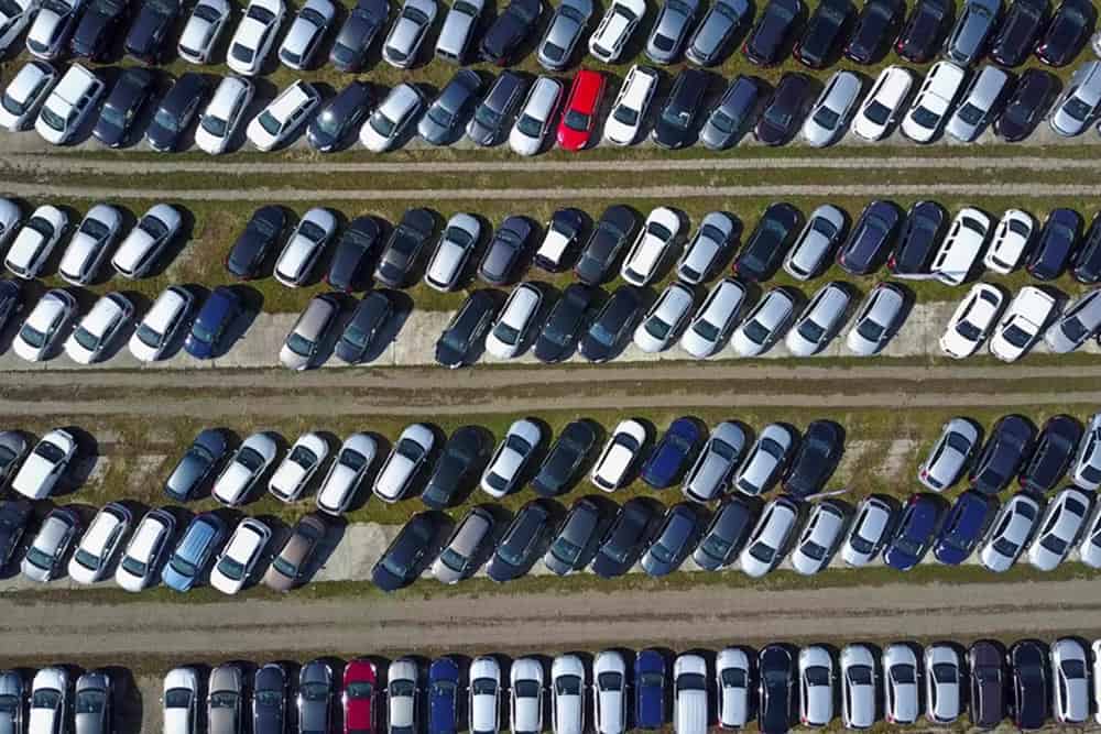 Auto: domanda fiacca in Europa Occidentale, ma cresce l’elettrico