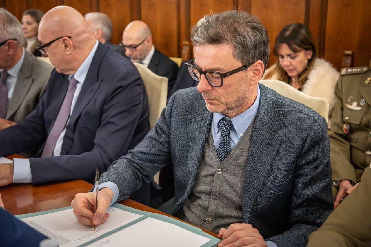 Giorgetti: un giorno speciale, aumento di stipendio per le forze dell’ordine