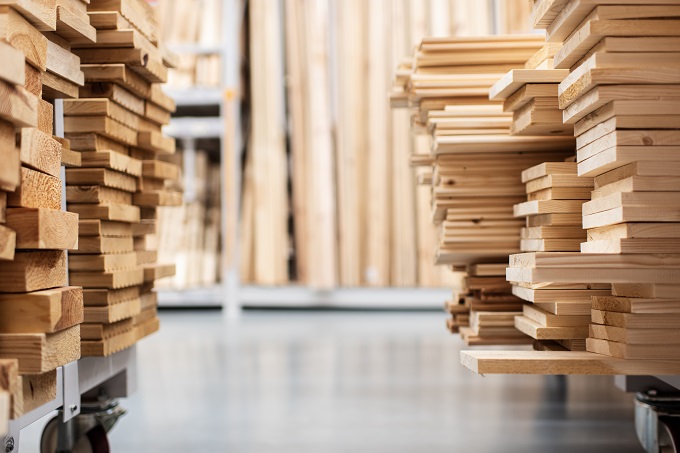 Legno arredo, produzione in positivo ma incombono i dazi