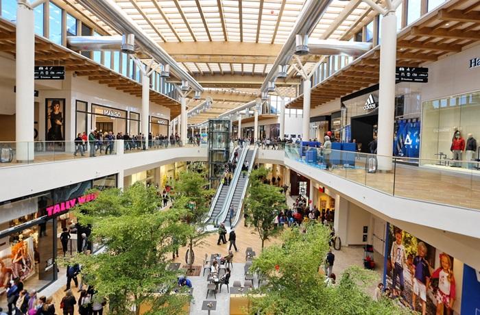 Fiducia dei consumatori in calo a giugno mentre cresce l’allarme sul potere d’acquisto delle famiglie
