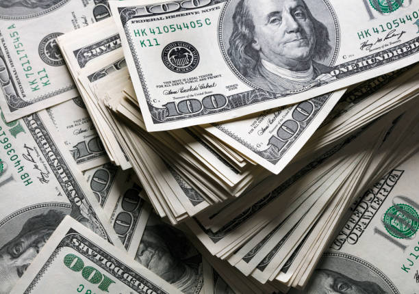 correzione in atto del dollaro, trend negativo per l'oro