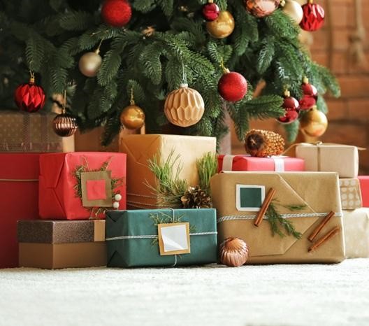 Natale 2024: 8 su 10 non mancano all'appuntamento con lo shopping natalizio