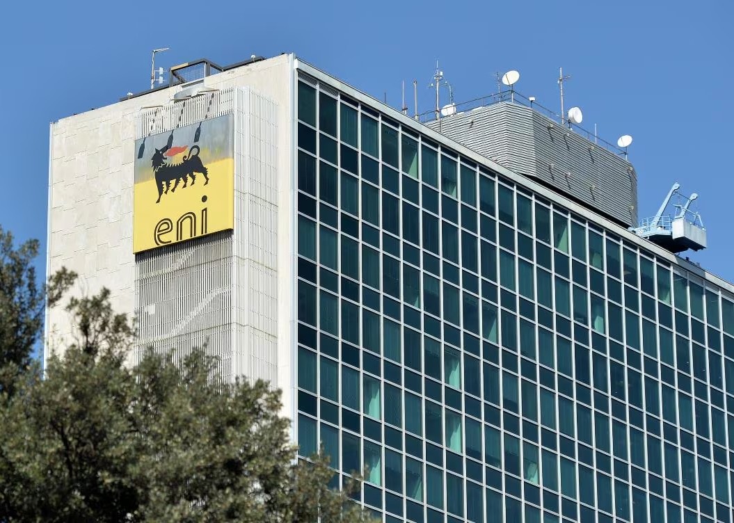 Eni e YPF firmano un accordo per la partecipazione al progetto Argentina LNG