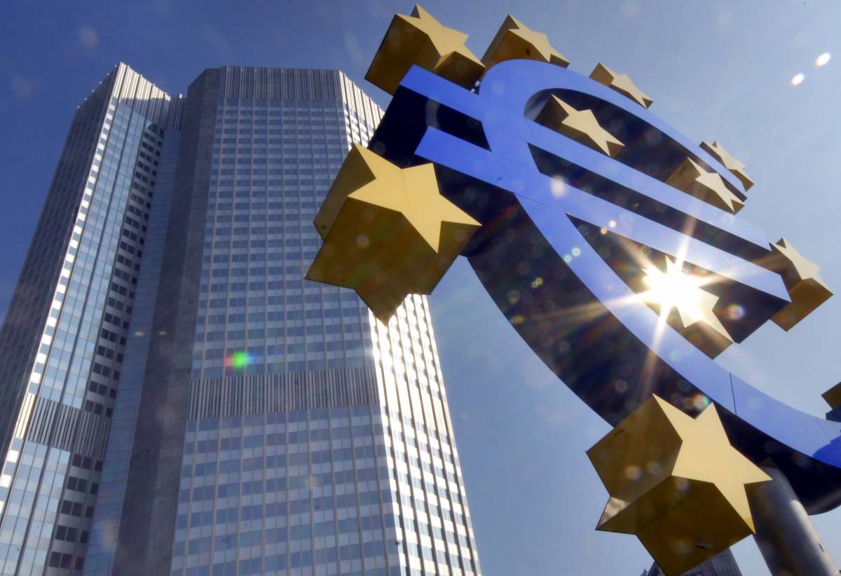 Previsioni di crescita per l'Eurozona. Euro ancora a ridosso dei supporti chiave