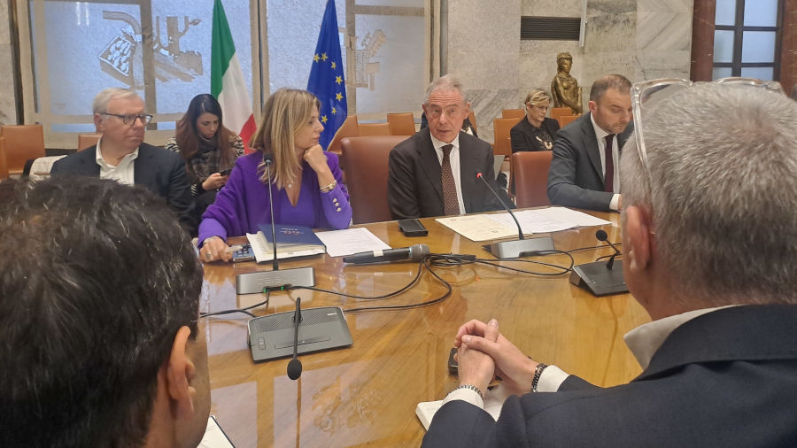 Giano Srl: stop ai 173 licenziamenti. Urso, “Risultato significativo”