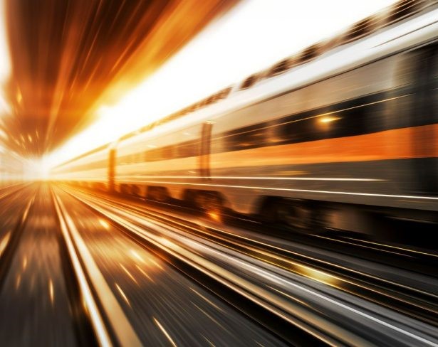 Infrastruttura ferroviaria: Intesa Sanpaolo eroga €2mld a FS per l’ammodernamento secondo principi ESG