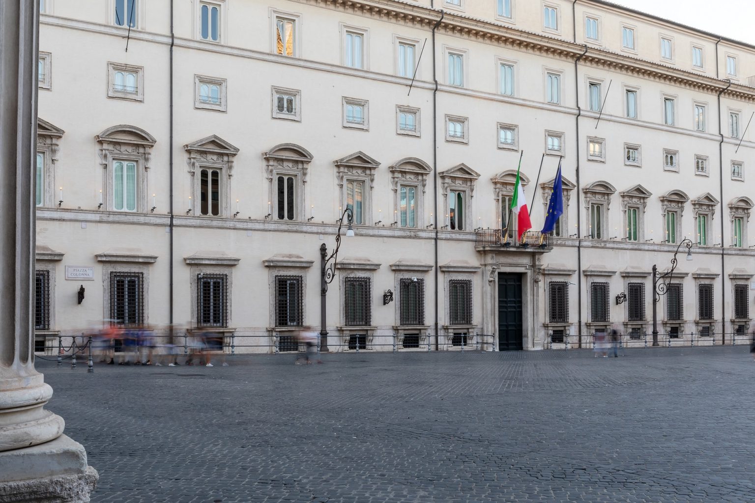 Dazi: Confesercenti-CER, possibile impatto negativo anche per i consumi delle famiglie