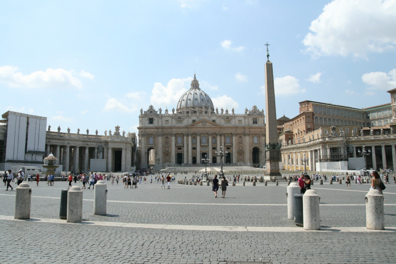 Poste Italiane: inaugurato il nuovo ufficio postale mobile Vaticano in piazza San Pietro