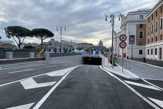 Taglio del nastro per la nuova Piazza Pia