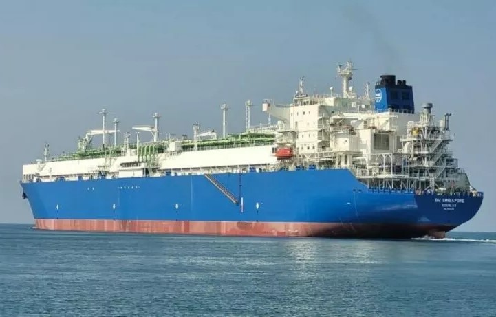 SNAM: la nave rigassificatrice BW Singapore approda in Italia