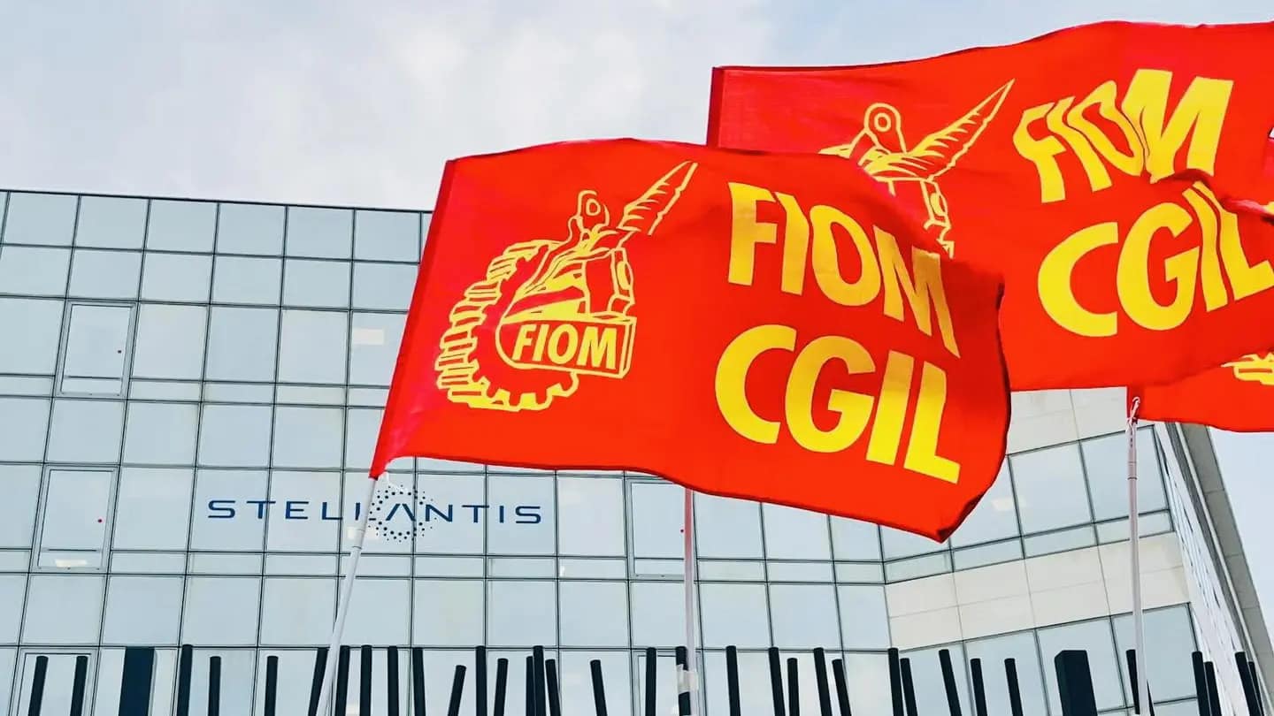 Stellantis. Fiom: oltre a produzioni e retribuzioni, cala anche l’occupazione: 350 esuberi in Campania