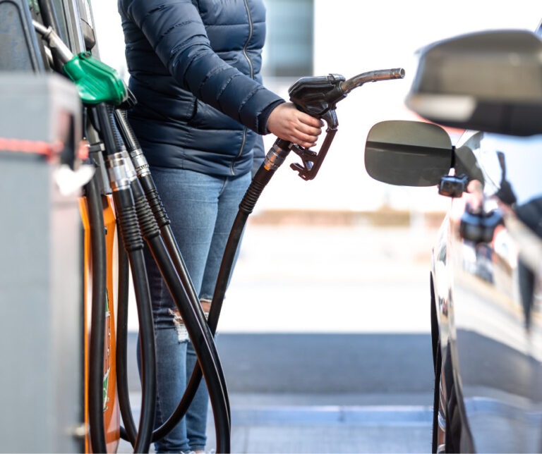 Benzina in Italia: prezzi più alti del 11,6% rispetto alla Media UE