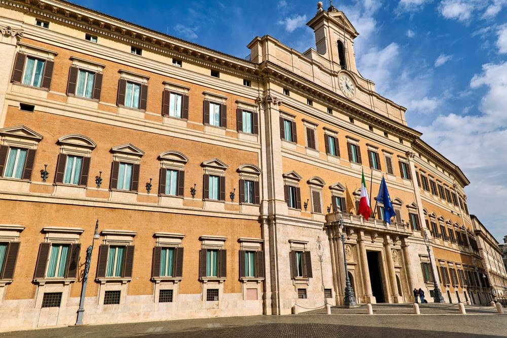 Manovra, è caccia alle coperture